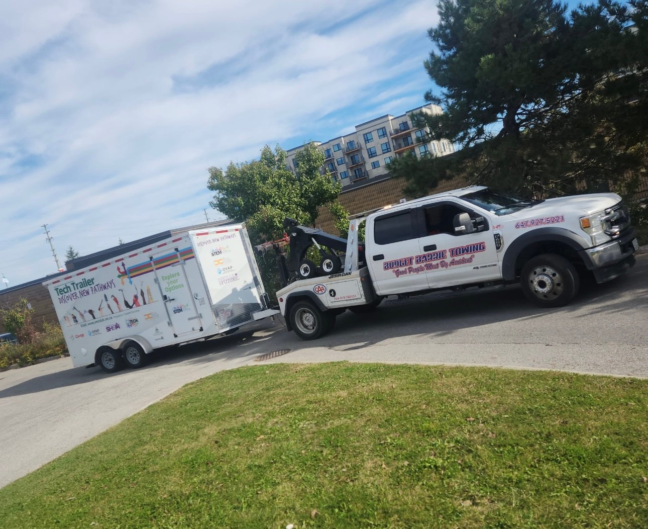 Barrie Towing Service. Towing Trailer in Barrie
